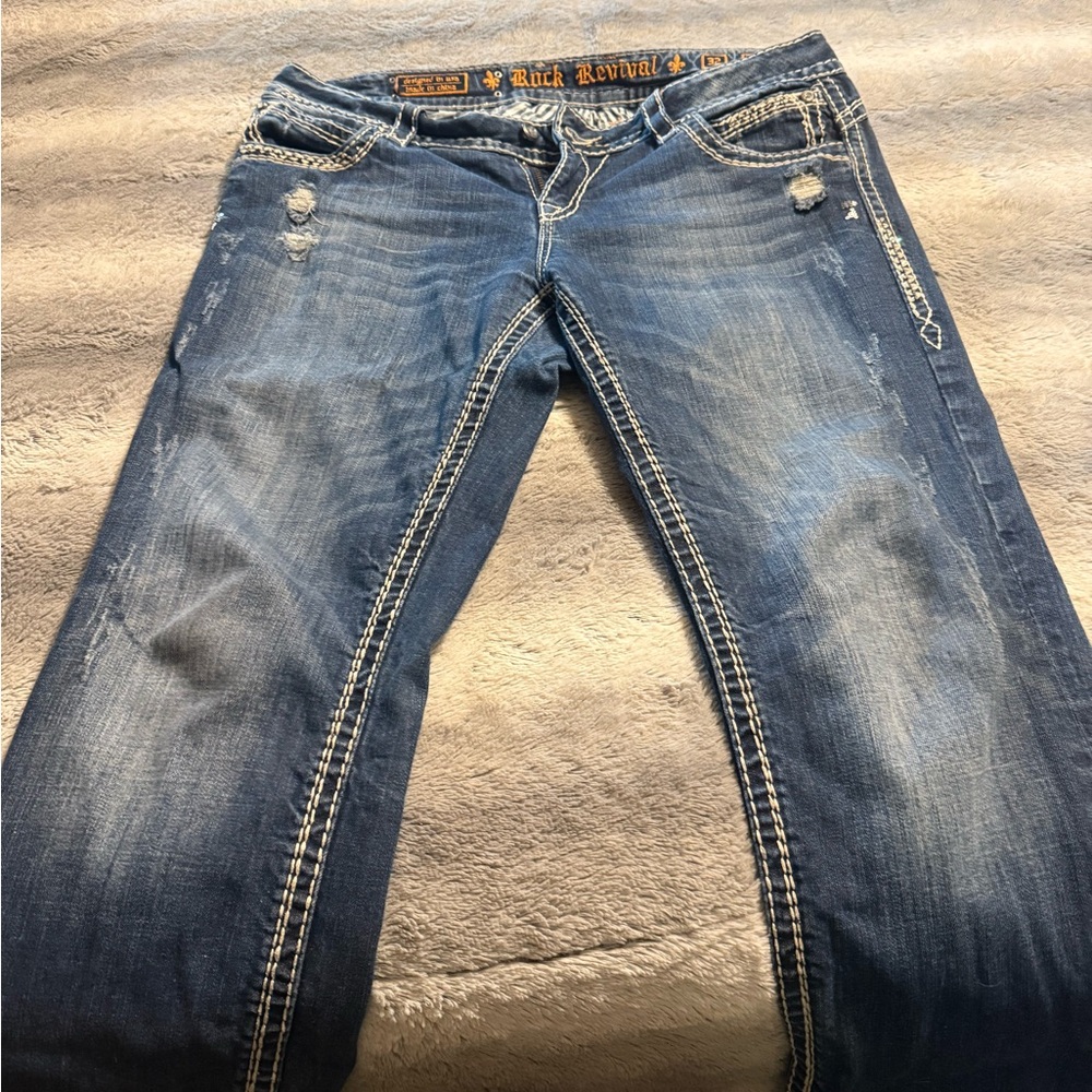 Rock Revival Distressed Blue crop  Jeans